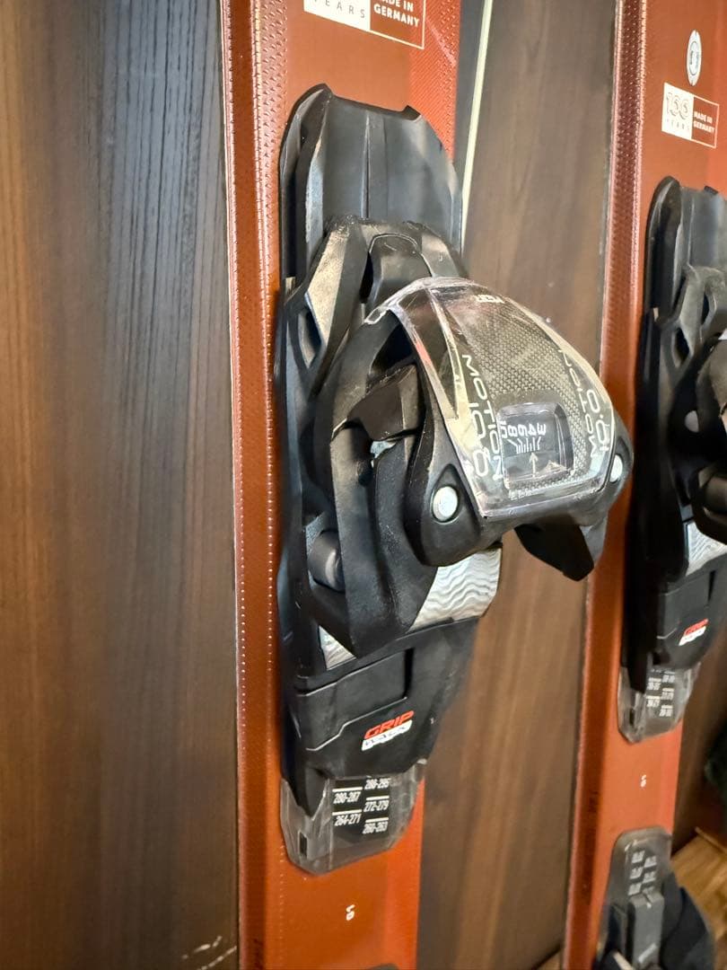 よ*ち様 n*o様 Q3036 フォルクル ディーコン 7.2 144cm スキ