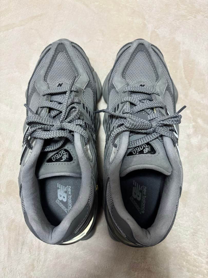 New Balance U9060 グレー スニーカー