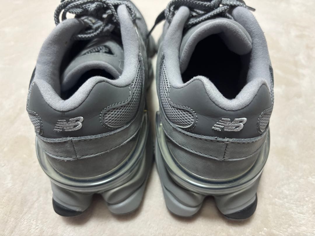 New Balance U9060 グレー スニーカー