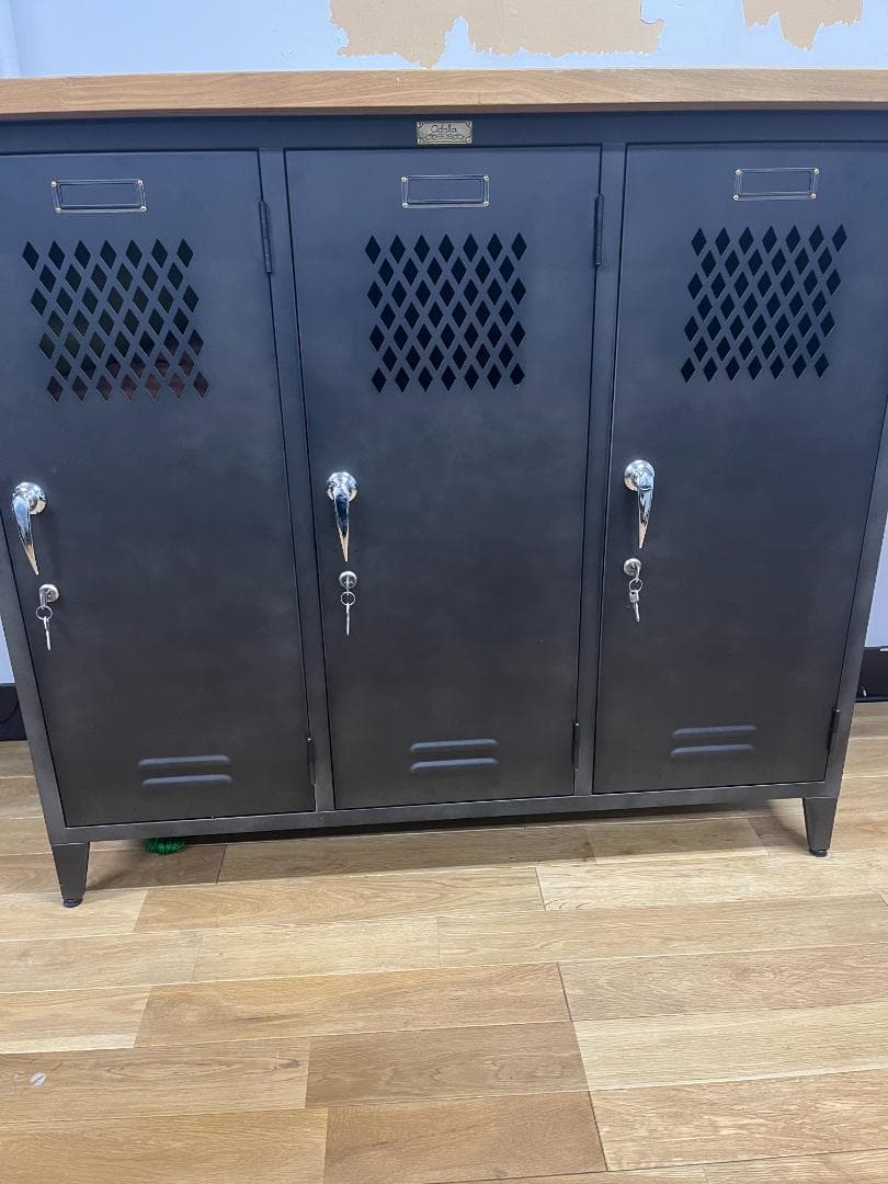 スチール製ロッカー　オーダー　インダストリアル　鍵付き　アンティーク