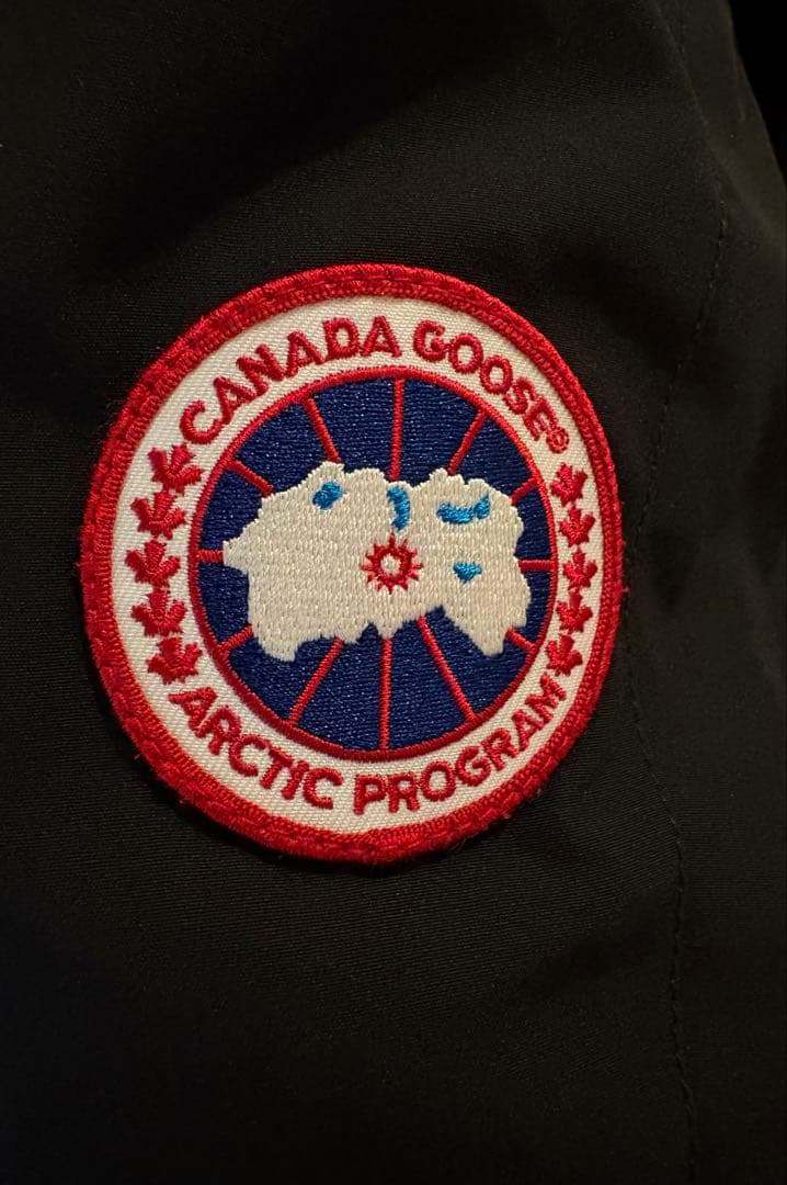 カナダグース　ヴィクトリアパーカ　黒　3037LA ダウンコート　レディース S