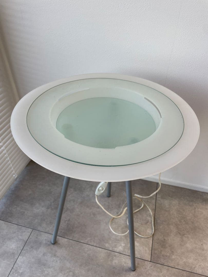 照明付きサイドテーブル ホワイト　ポストモダン　kare