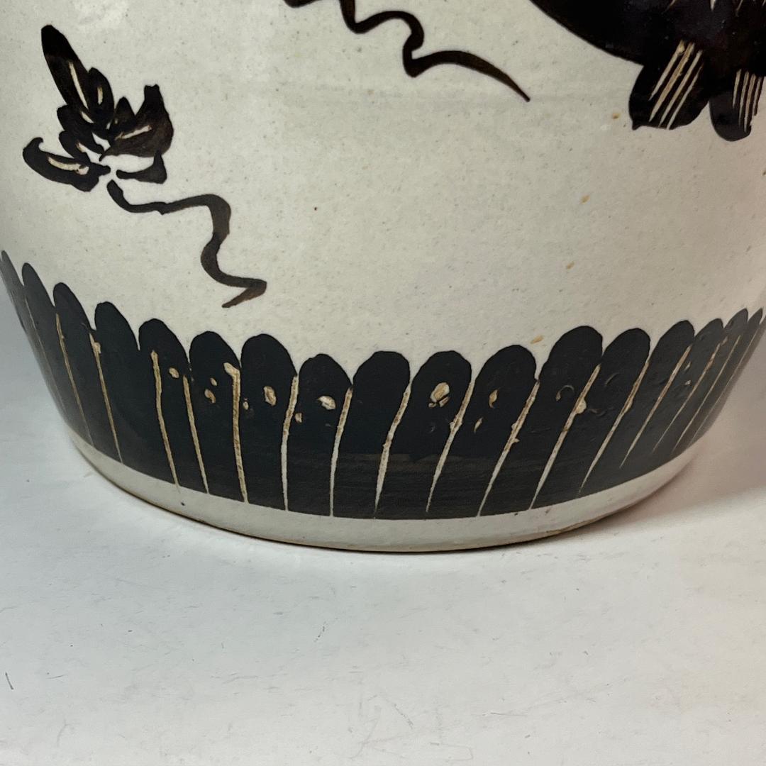 唐物 磁州窯 白地陰刻文魚紋瓶 白化粧無地陶 灰褐色 刻線文 SN83