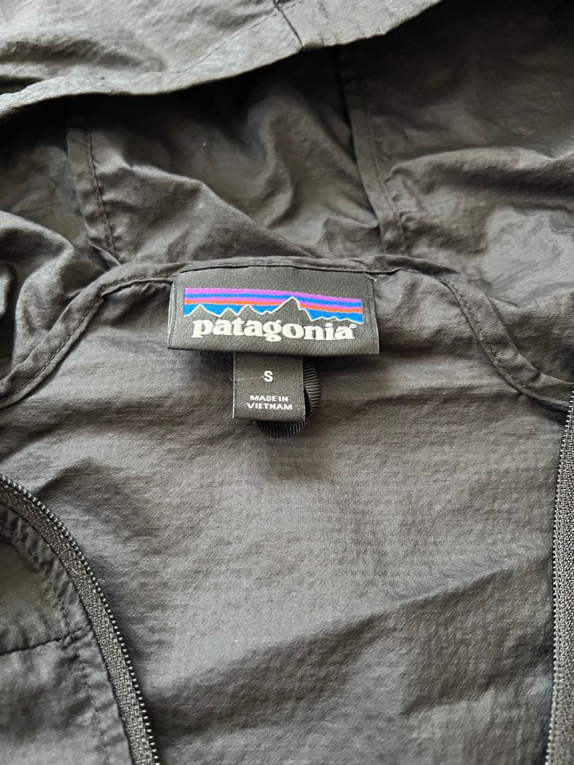 パタゴニア フーディニジャケット・メンズ Sサイズ ブラックカラー