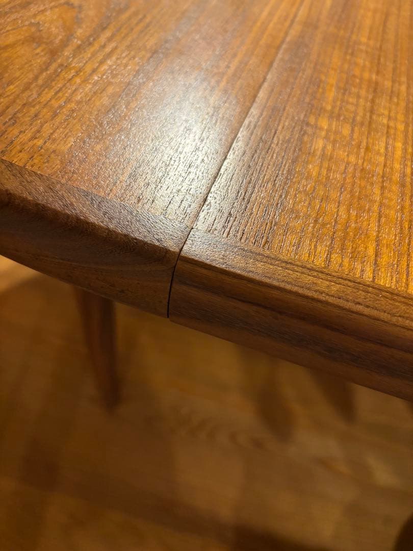 G-PLAN直径122センチ伸長式ダイニングテーブル