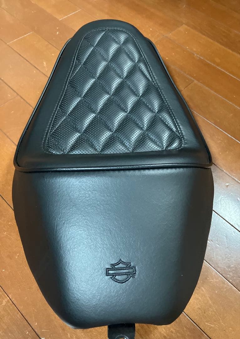 ハーレーダビッドソン バイクシート ブラック