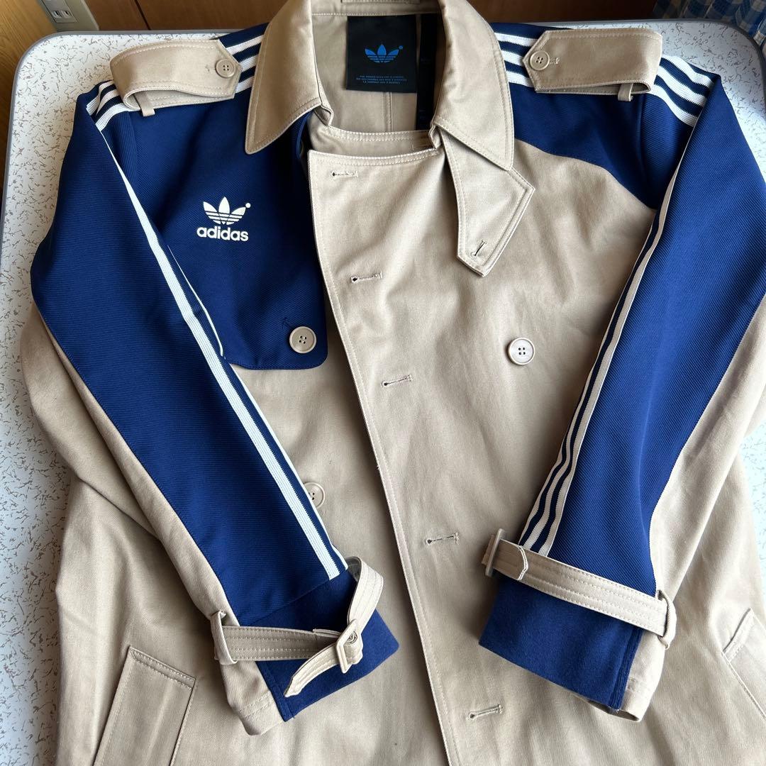 adidas blue versionトレンチコート ベージュ ネイビー