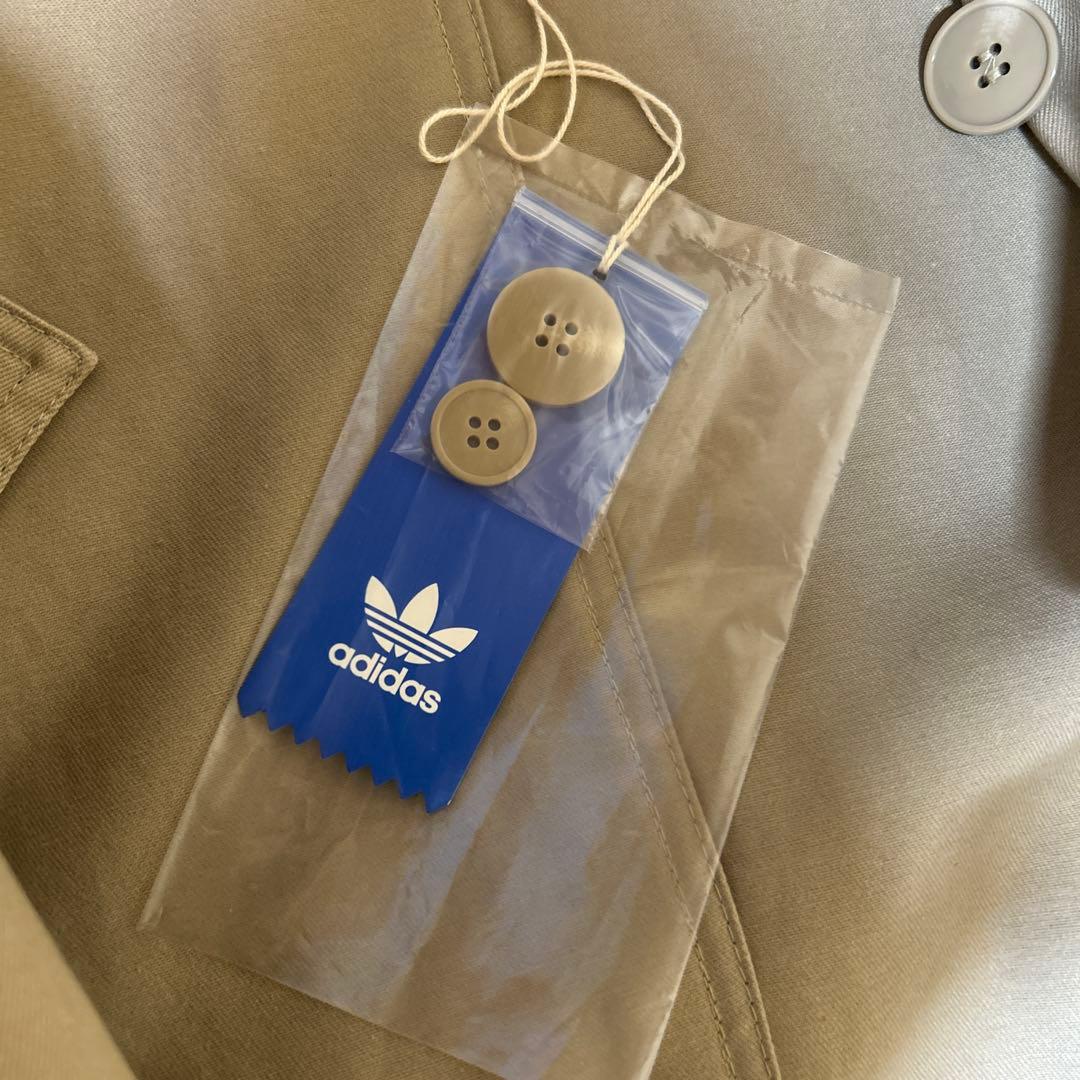 adidas blue versionトレンチコート ベージュ ネイビー