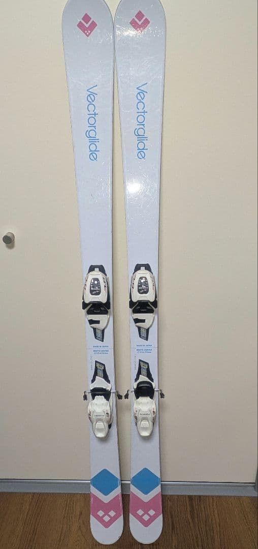 ヴェクターグライドnana ジュニアスキー板150cm 調整ビンディング付
