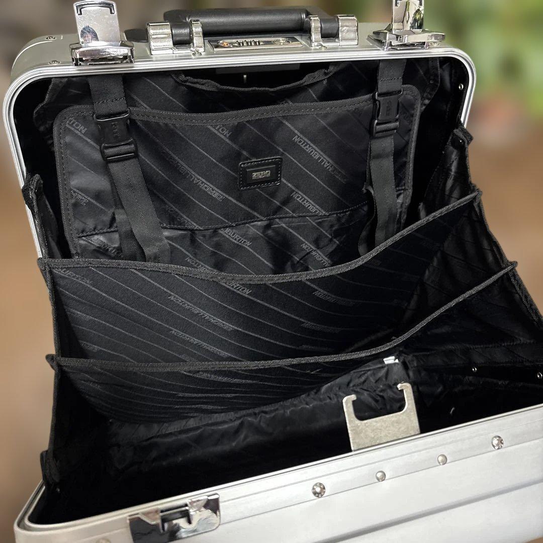 専用品　無骨でかっこいい！ゼロハリバートン　アルミキャリーケース 28リットル