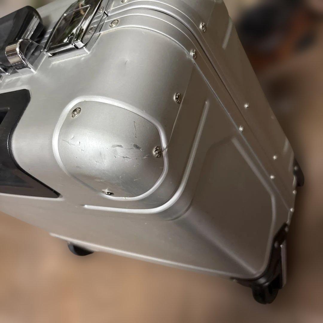 専用品　無骨でかっこいい！ゼロハリバートン　アルミキャリーケース 28リットル