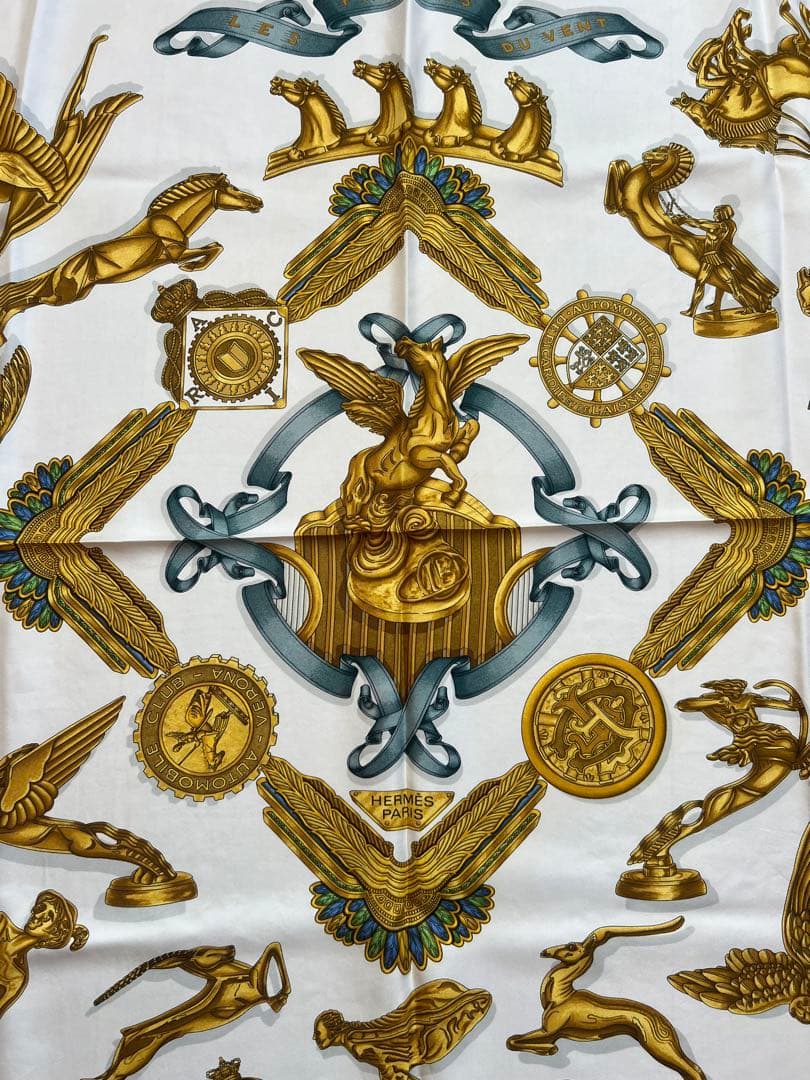 HERMES エルメス カレ90 シルクスカーフ ピンク×ゴールド モチーフ柄