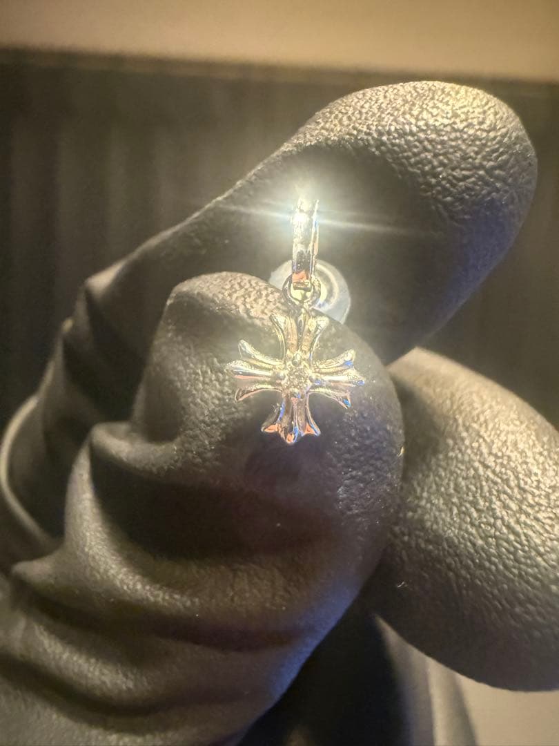 K18ホワイトゴールド　ダイヤモンドピアス