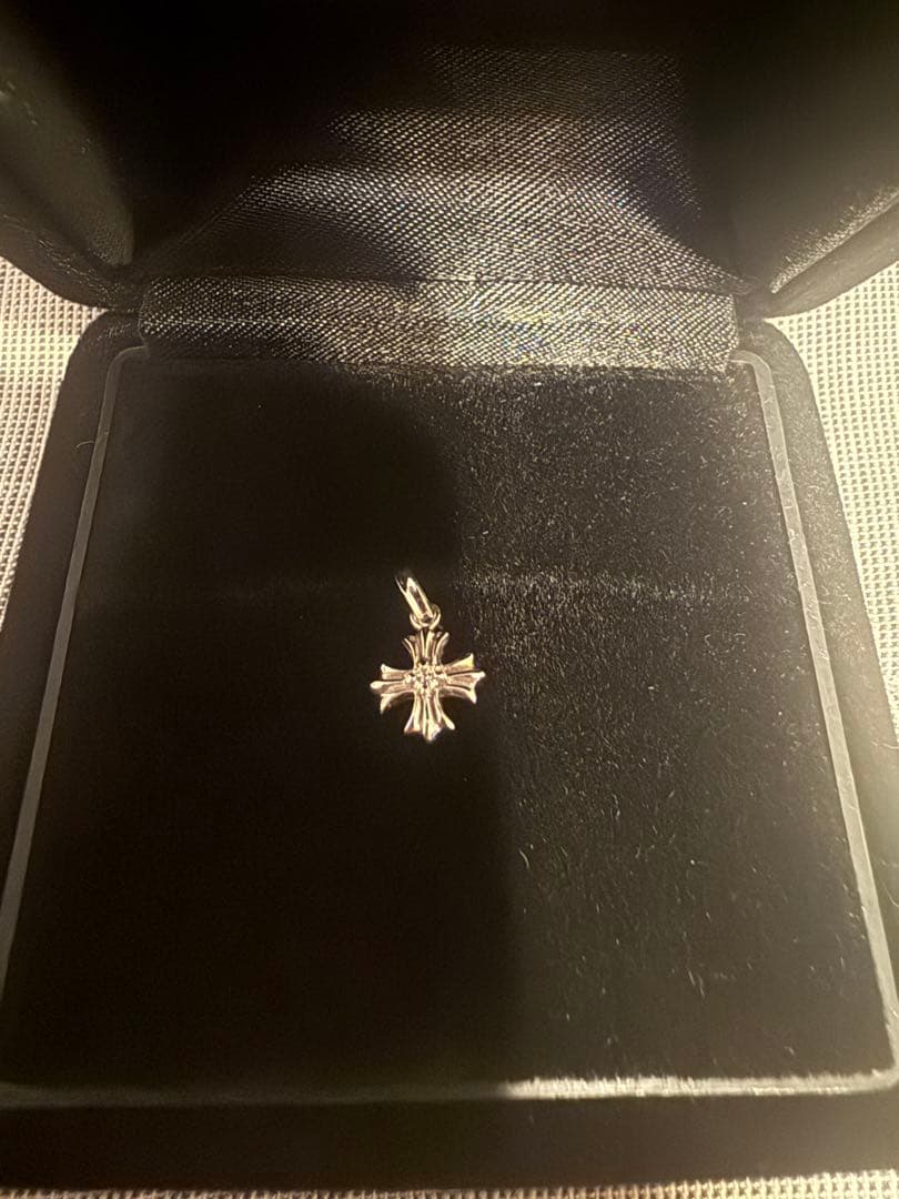 K18ホワイトゴールド　ダイヤモンドピアス