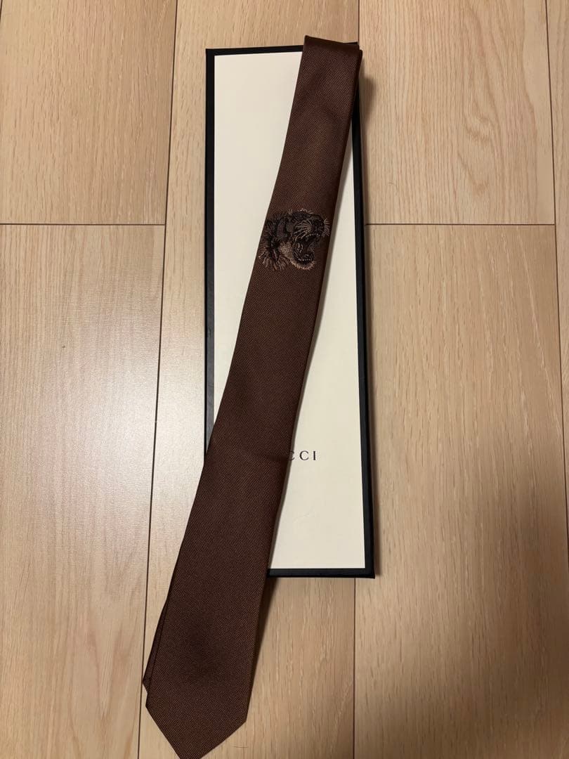 GUCCI ブラウンゴールド　タイガーネクタイ