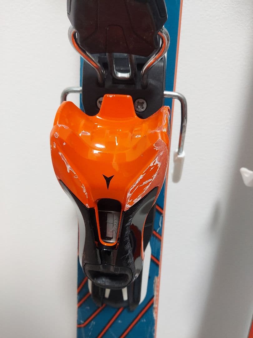 ATOMIC　スキー板　おまけつき