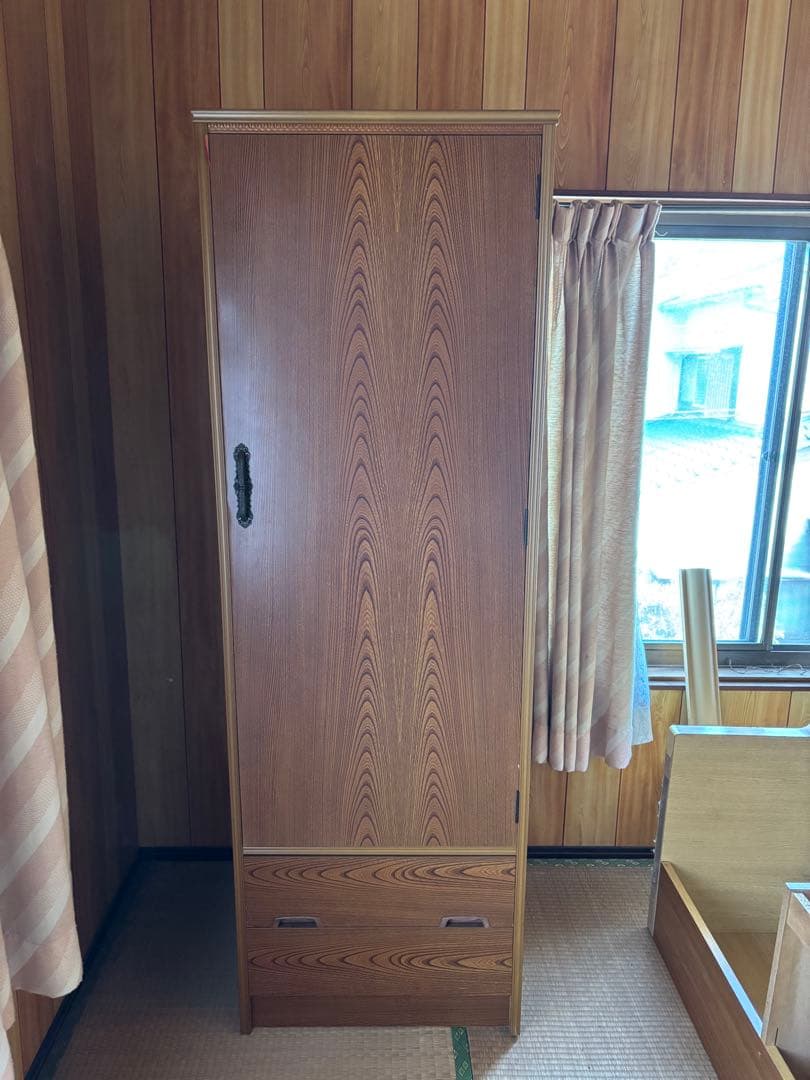 木目調クローゼット ハンガーラック付き