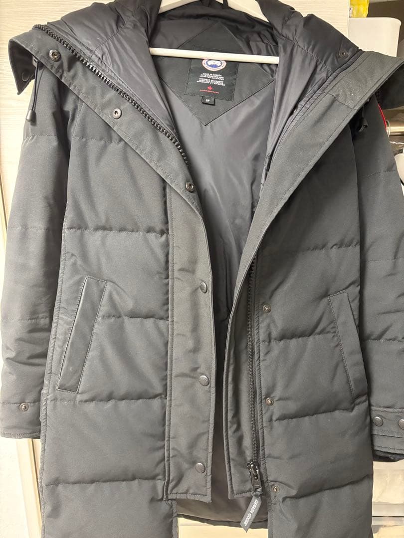   フード付きダウンジャケット