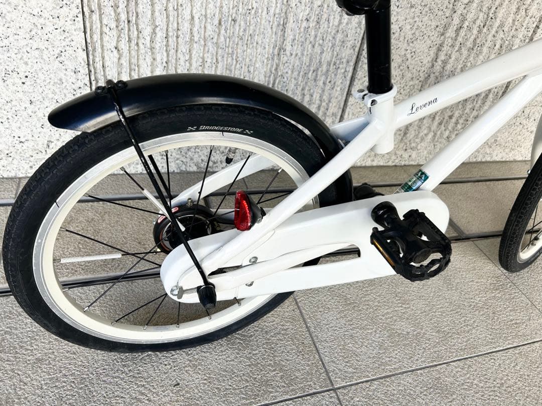 ブリヂストン LEVENA（レベナ） 18型 ホワイト