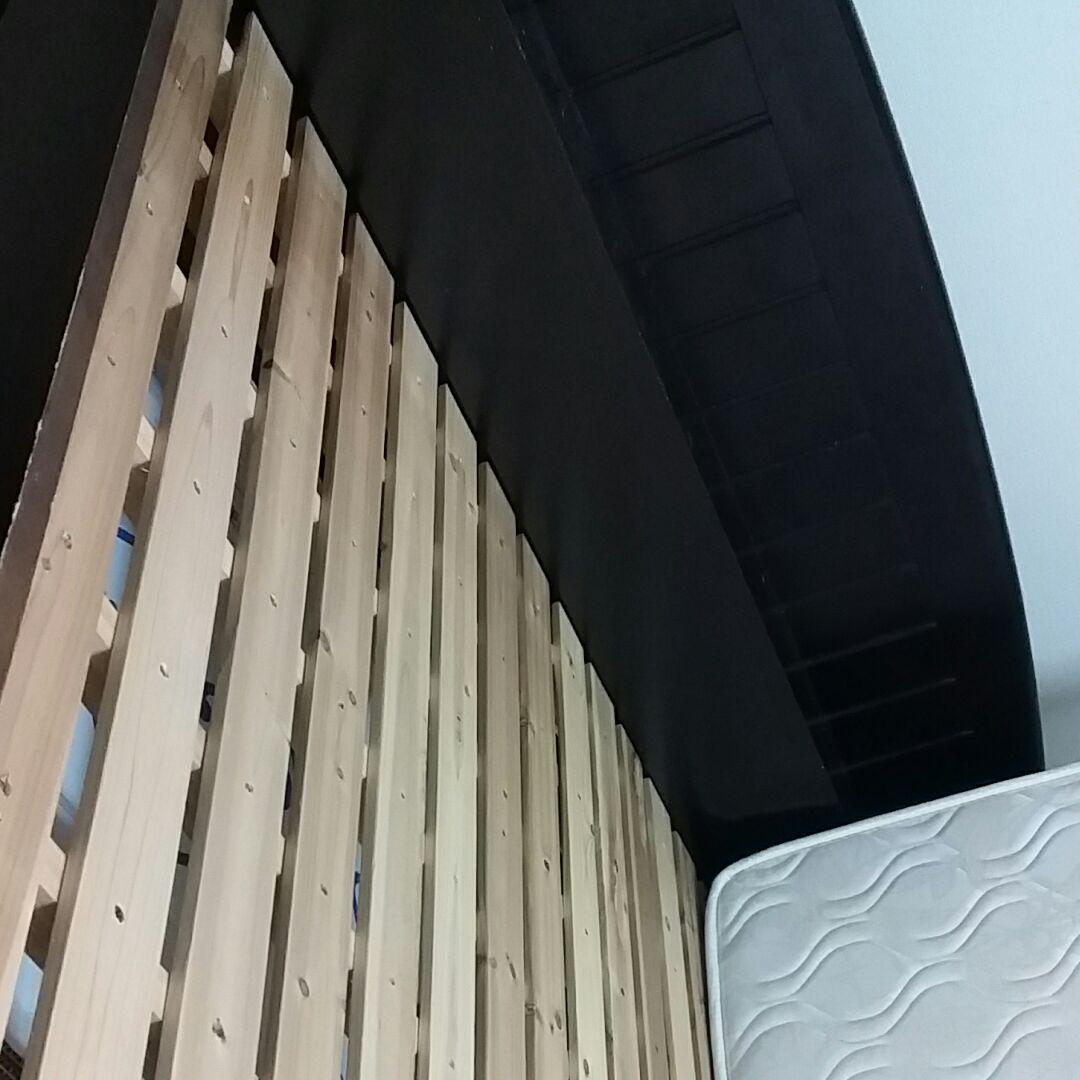 セミダブルベッドフレーム