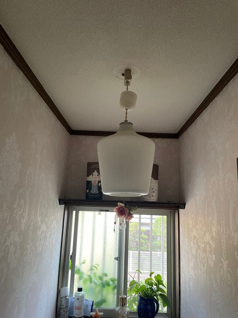 【美品】ローラアシュレイ　ガラス　照明　ライト　白シンプル照明器具