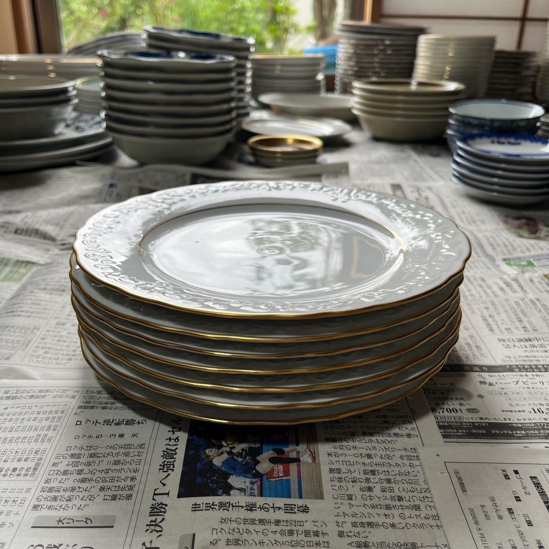 【新品・未使用】Noritake ホワイトプレート 金縁 花模様　7枚