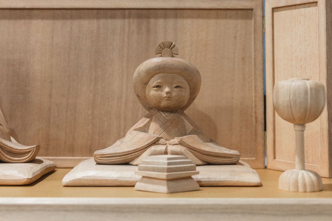 【希少・手彫り一点物】市橋彫刻工房 木彫り 雛人形 楠材 桐台座 ガラスケース付