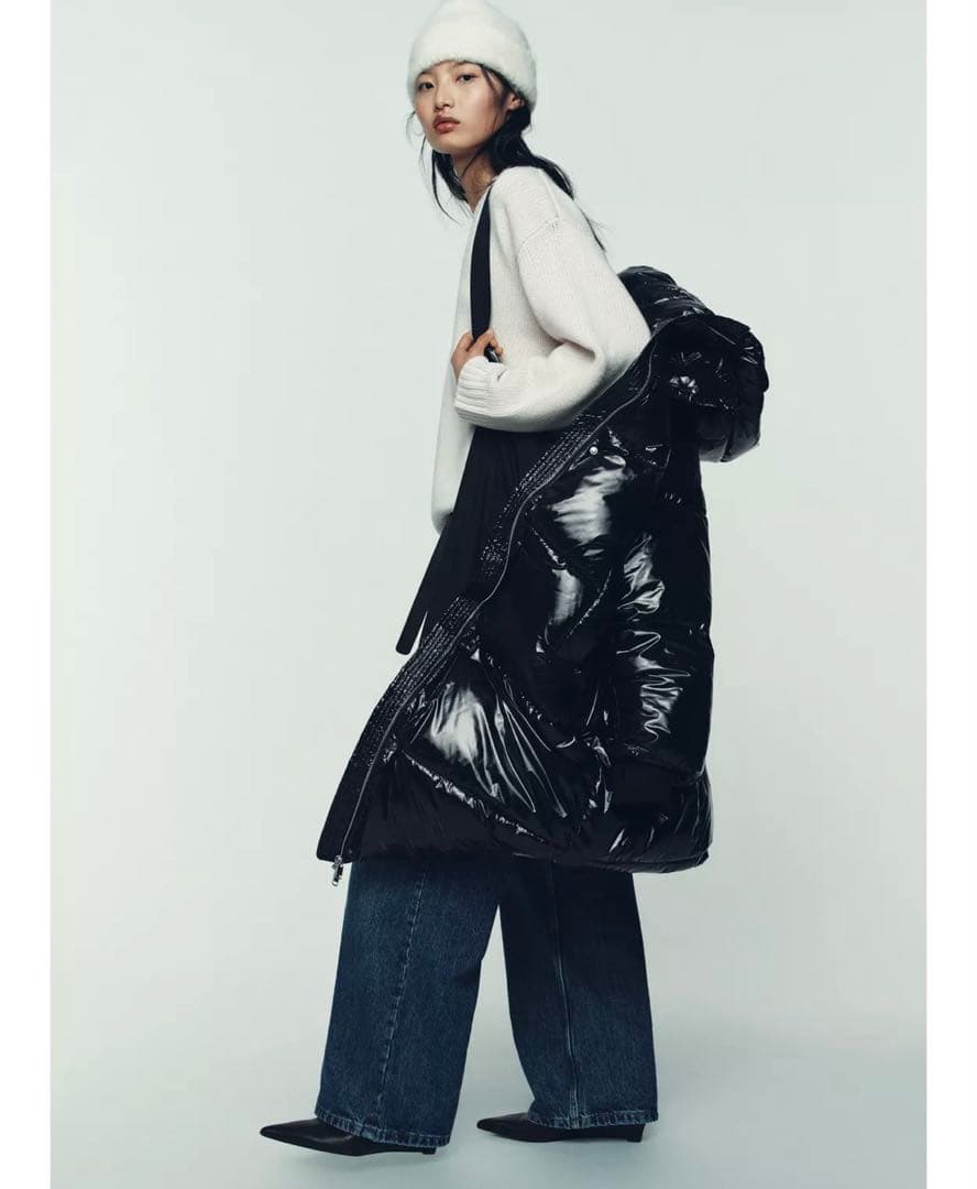 n*e様 タグ付き新品★ZARAのシャイニーロングアノラック★サイズ★ブラック色