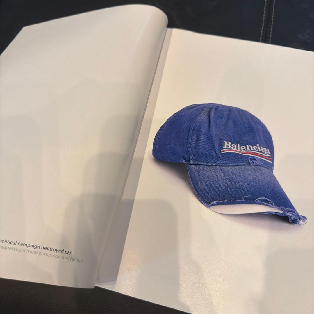 女性情報誌 BALENCIAGA ARCHETYPES