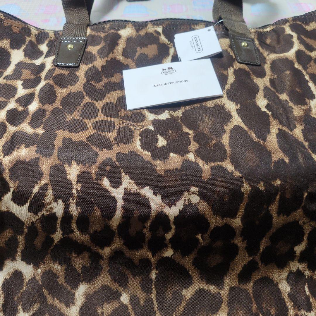 COACH ヒョウ柄 ナイロンバッグ