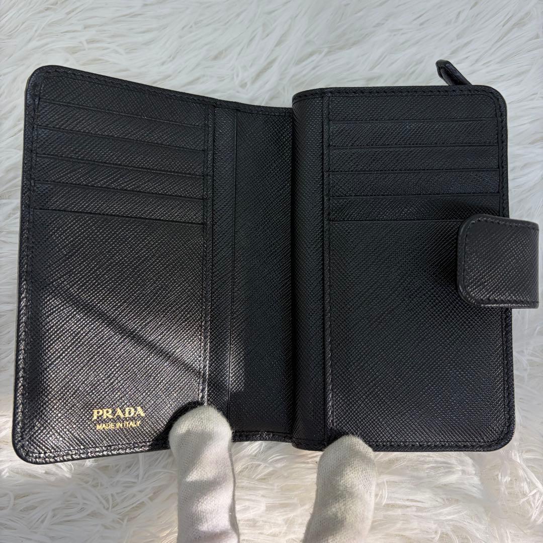 RFID搭載/未使用級✨プラダ　二つ折り財布 三角ロゴ L字 レザー 黒