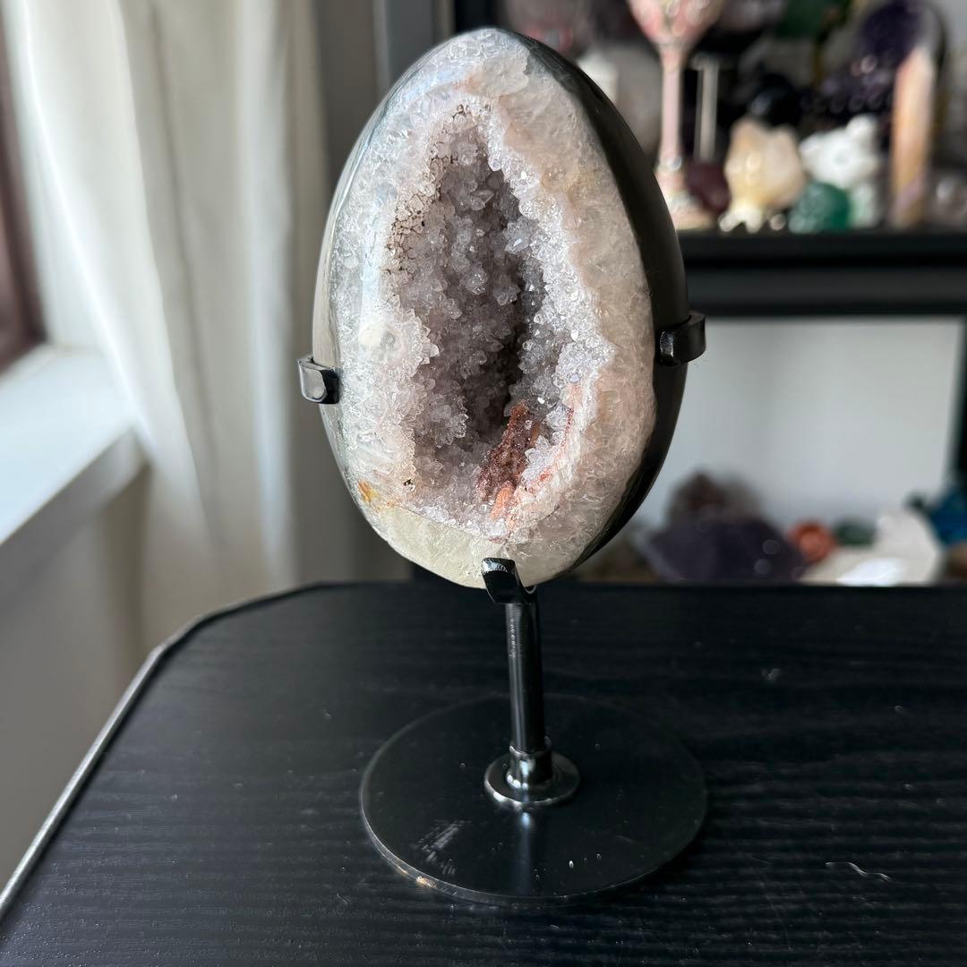 天然石カルサイト共生シュガー水晶の卵型　置物NO.012101