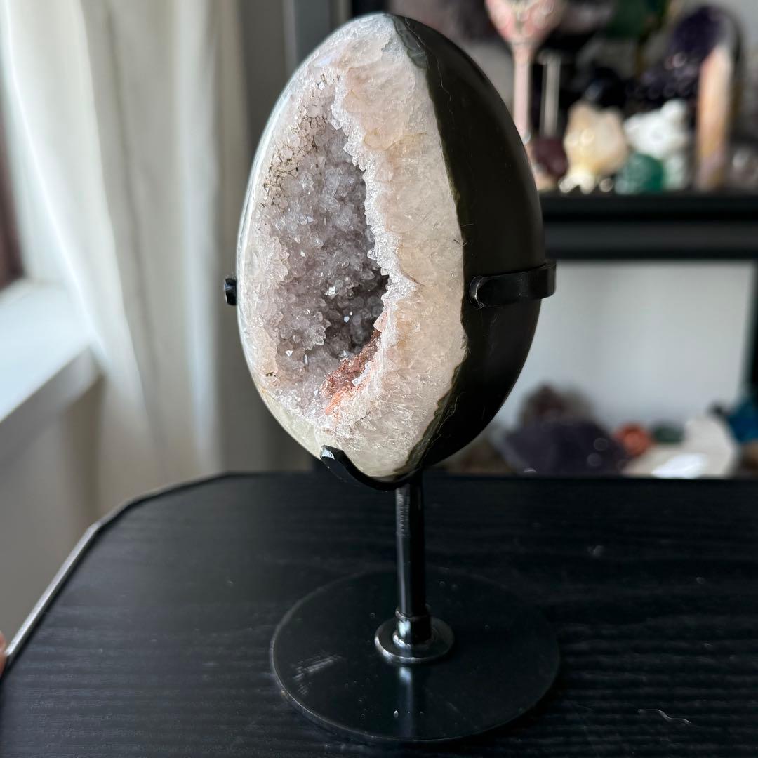 天然石カルサイト共生シュガー水晶の卵型　置物NO.012101