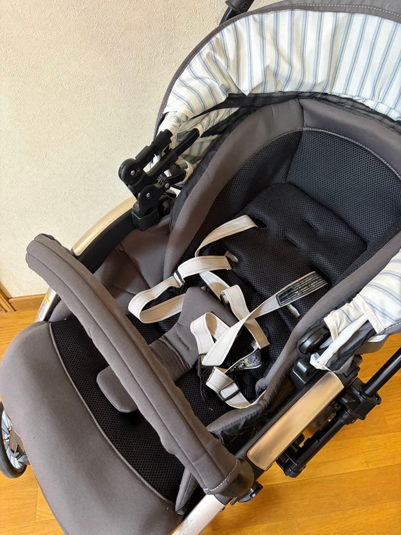 ⭐︎クリーニング済☆美品☆コンビ　アンブレッタ4キャスエッグショック グレー