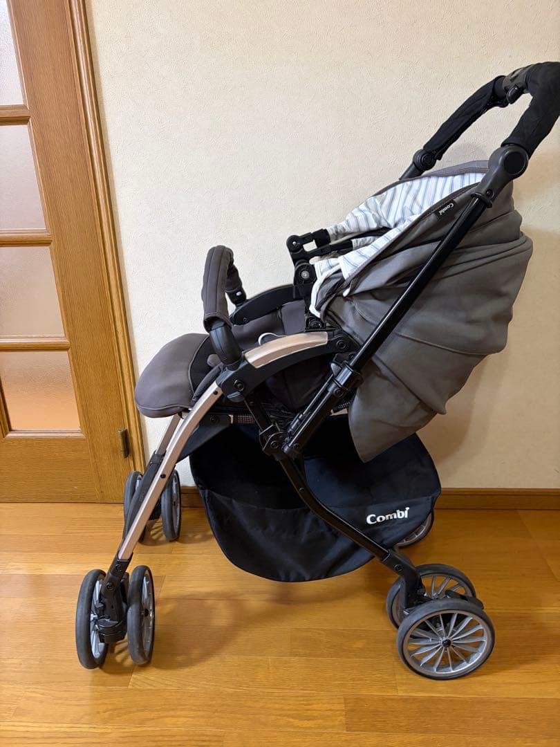 ⭐︎クリーニング済☆美品☆コンビ　アンブレッタ4キャスエッグショック グレー