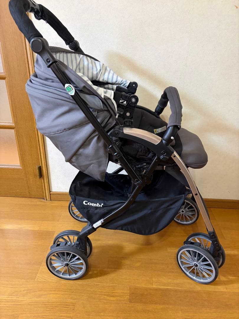 ⭐︎クリーニング済☆美品☆コンビ　アンブレッタ4キャスエッグショック グレー