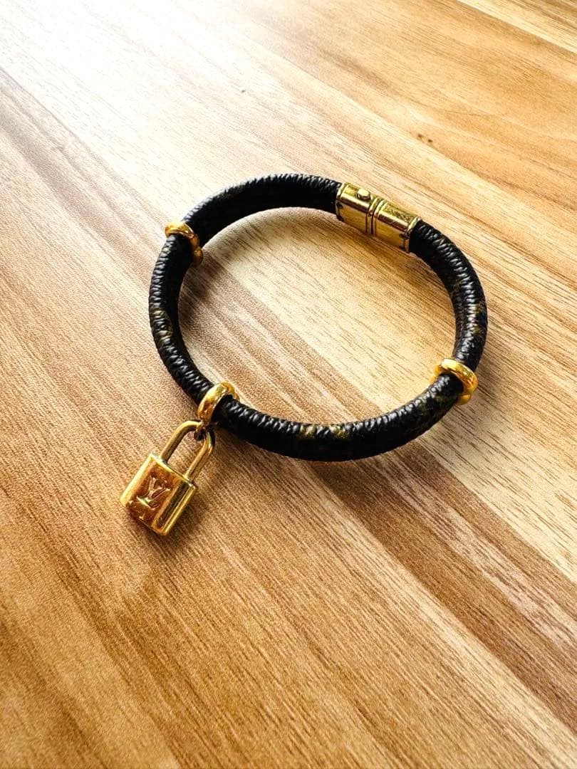 Louis Vuitton キープイット