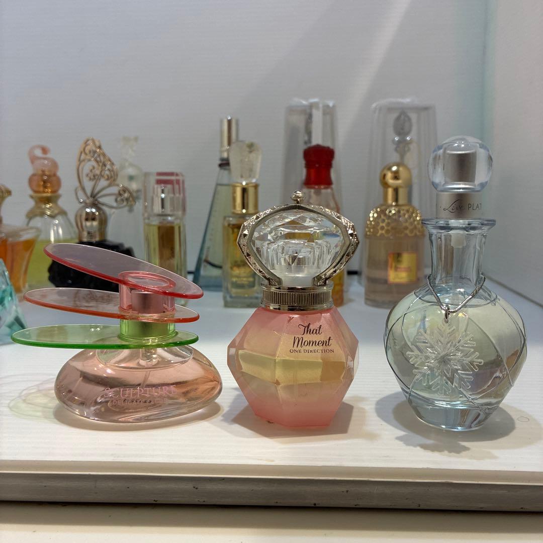 香水　25個まとめ売り　アナスイ　フェラガモなど