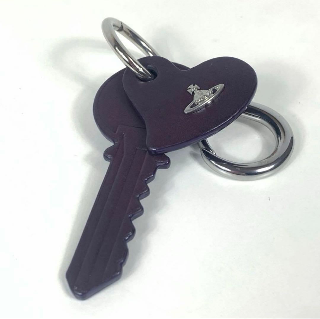新品未使用品Vivienne Westwood　レザーキーホルダー　キーチャーム