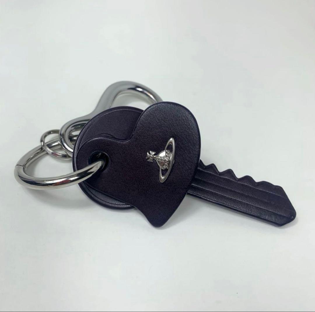 新品未使用品Vivienne Westwood　レザーキーホルダー　キーチャーム