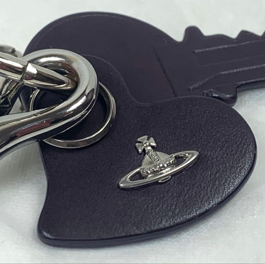 新品未使用品Vivienne Westwood　レザーキーホルダー　キーチャーム