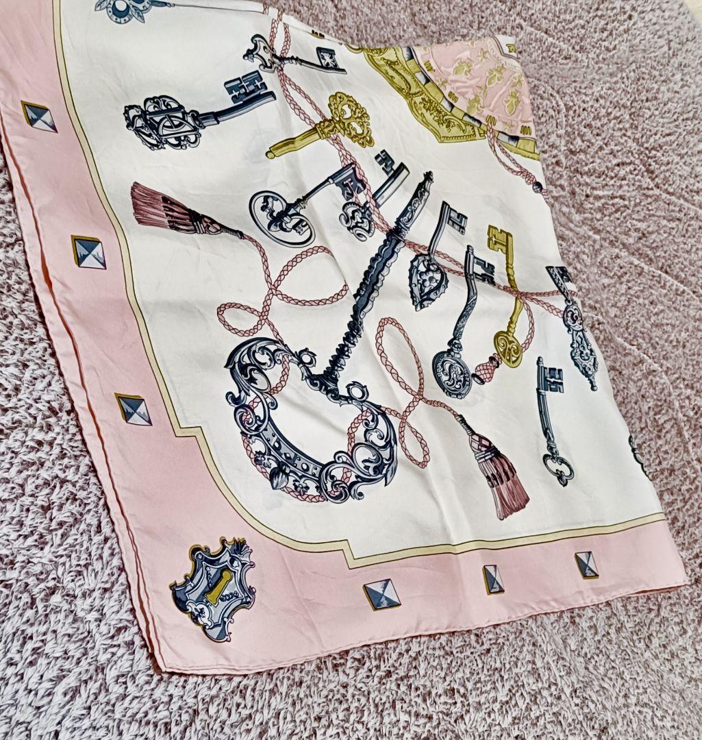 HERMÈS カレ90 LES CLES 鍵モチーフ シルクスカーフ【⠀美品】