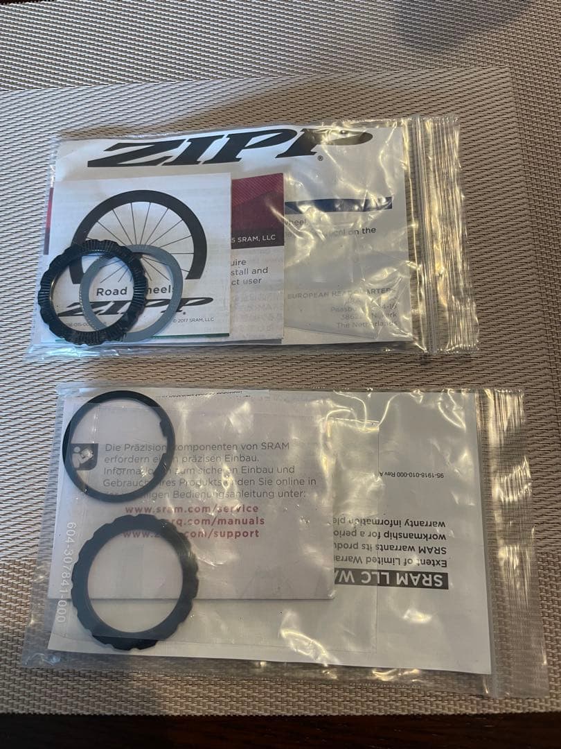 ZIPP 303S DISCカーボンホイールカンパフリー　4分残タイヤ付