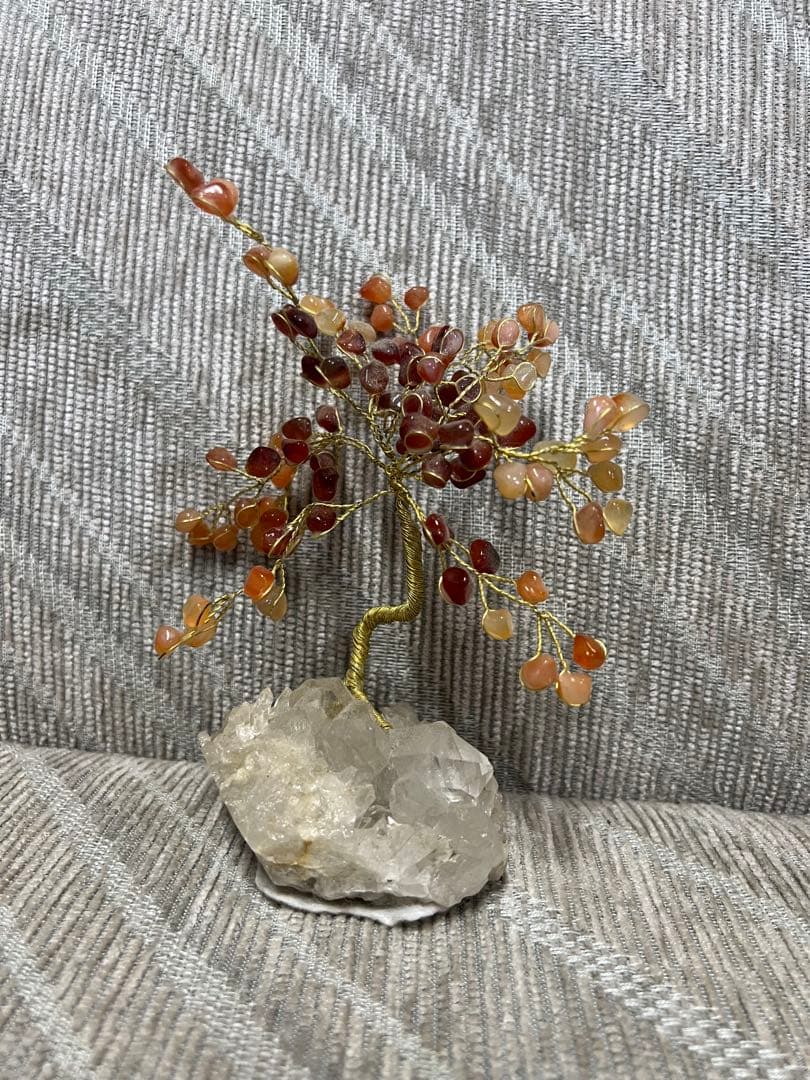 天然石の樹木型置物