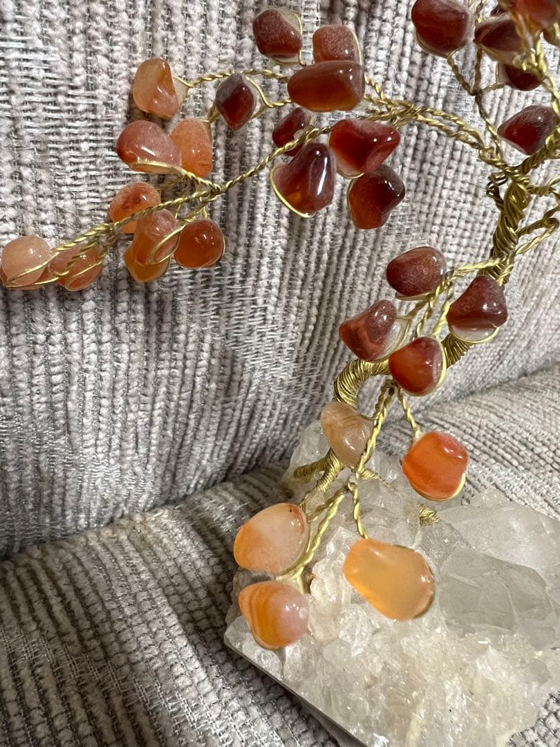 天然石の樹木型置物