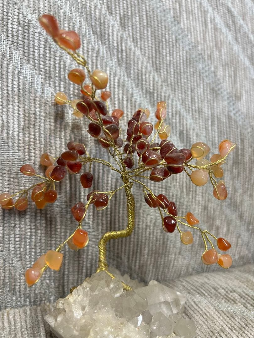 天然石の樹木型置物