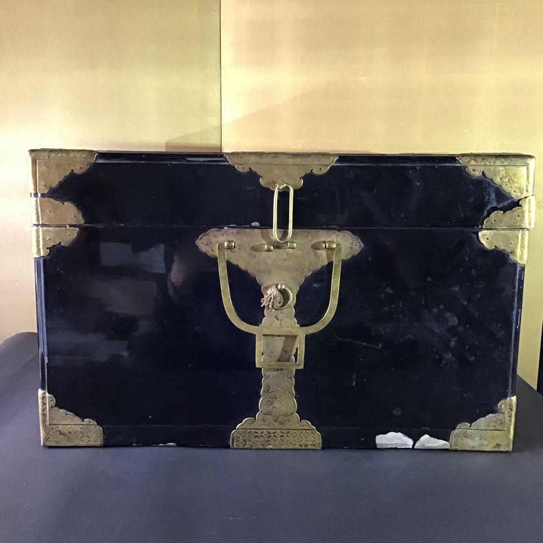 鎧櫃具足挟箱　銀杏家紋　厚漆塗黄銅金具彫刻　江戸期保証