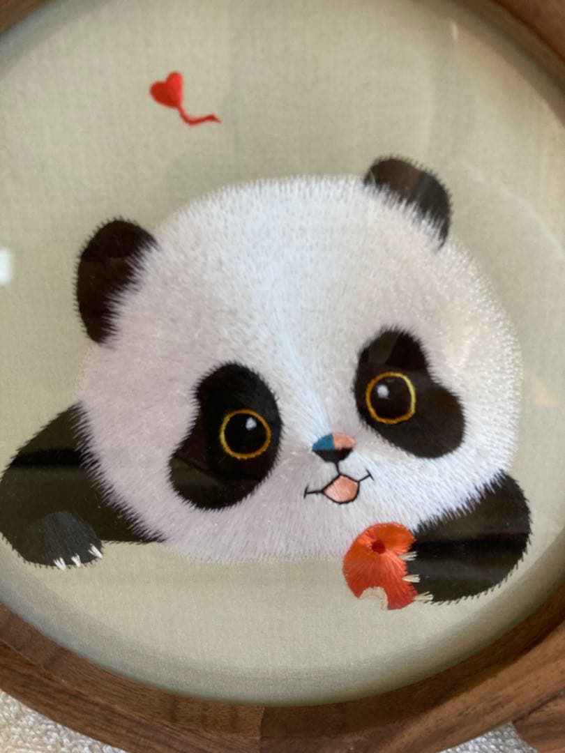 ジャイアントパンダ刺繍置物