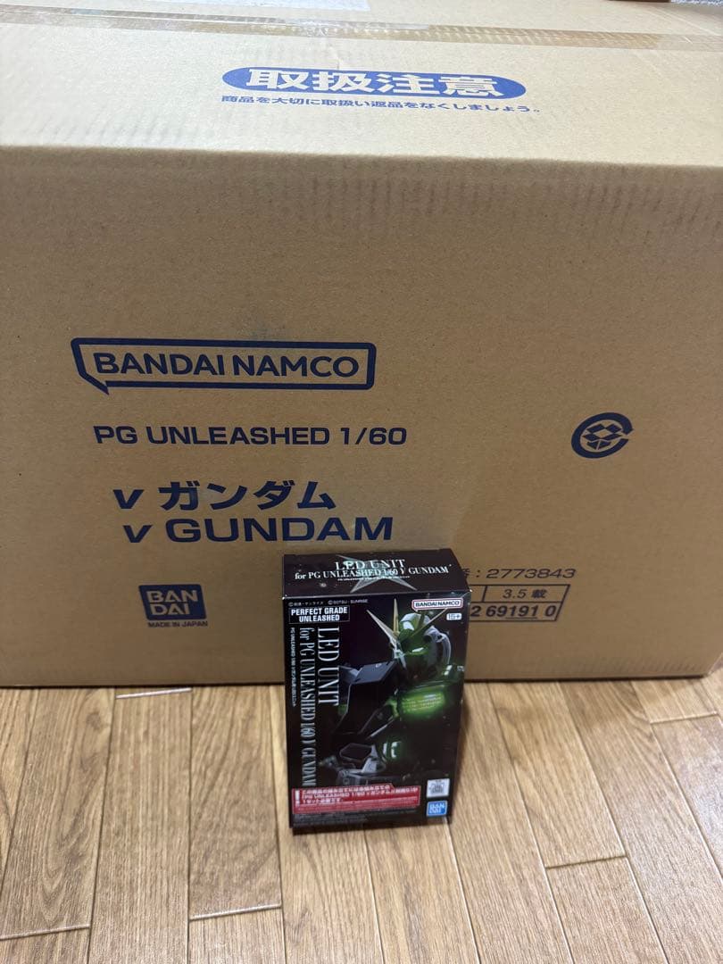 新品未使用　PG UNLEASHED 1/60 νガンダム& LEDユニット