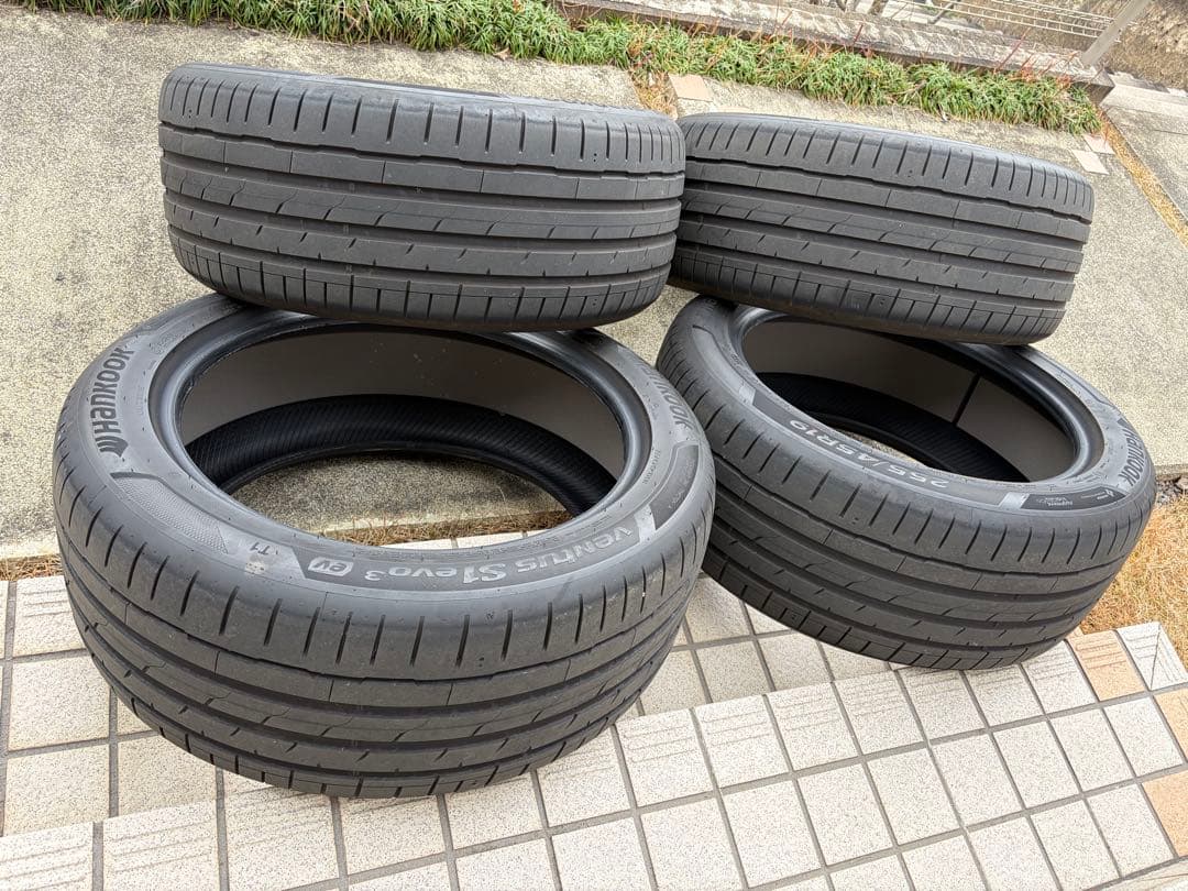 ①Hankook Ventus S1 evo 3 EV T1 255/45R19